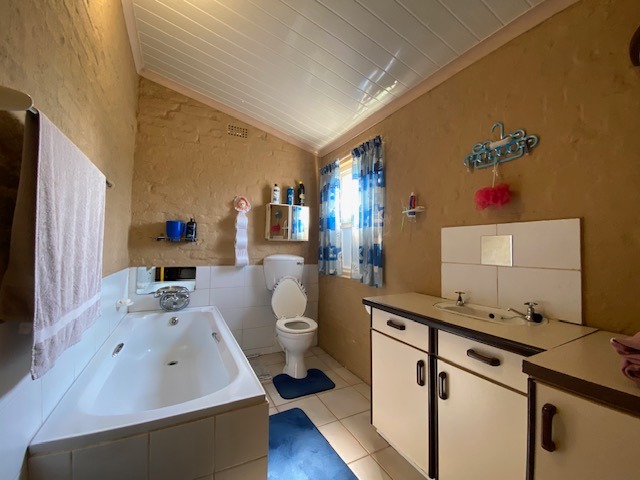 6 Bedroom Property for Sale in Hartebeesfontein Western Cape